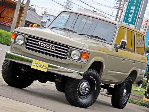 ランクル60　ガソリン　ＭＴ　62Ｖ　ベージュ　丸目　2